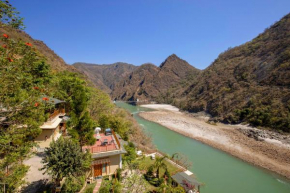 Raga on the Ganges, Rishikesh
